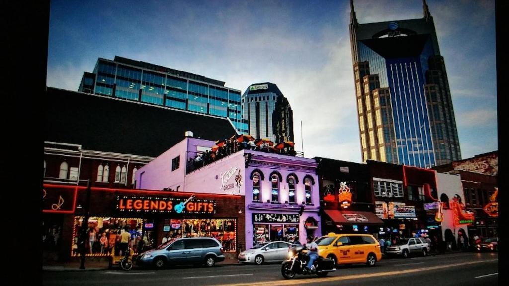 Heart Of Downtown/Walk To Broadway & The Action/Bars/Music Venues/Honky Tonks! Apartment Nashville Exterior photo